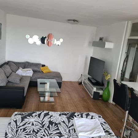 Sehr Schoene Drei Zimmer Deluex Wohnung In Sindelfingen Ngoại thất bức ảnh