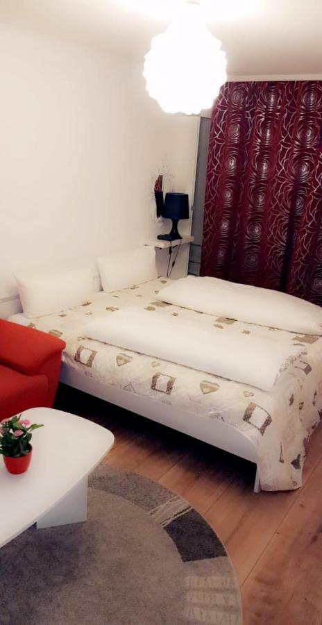 Sehr Schoene Drei Zimmer Deluex Wohnung In Sindelfingen Ngoại thất bức ảnh
